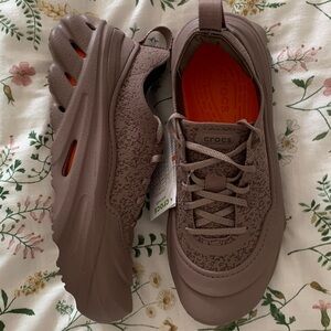 CROCS ECHO SURGE SNEAKERS COLORWAY TRUFFLE NEW WITH BOX & TAGS